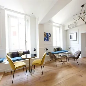2* Bed & Breakfast Parisii Luxury Relais